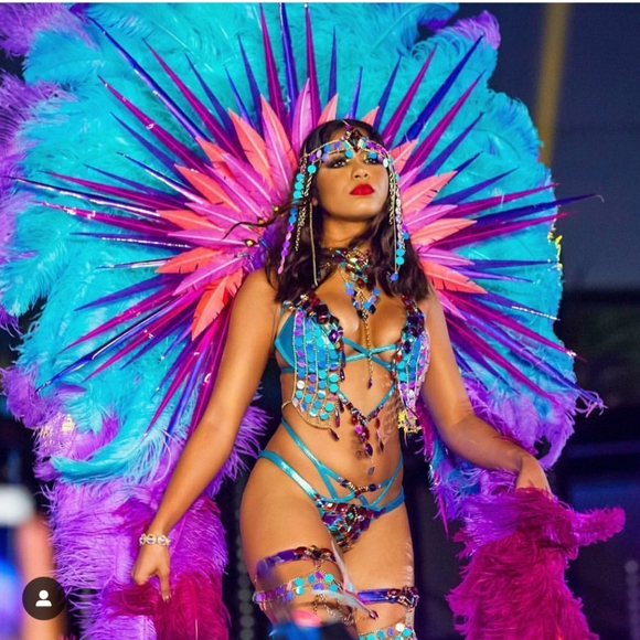 Trinidad Carnival festival set - Picture 1 of 7